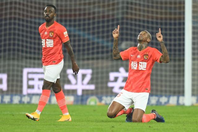 雷纳托斯独中两元，山东鲁能大胜的简单介绍
